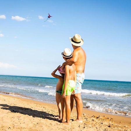 Triscinamare Hotel Residence Bagian luar foto