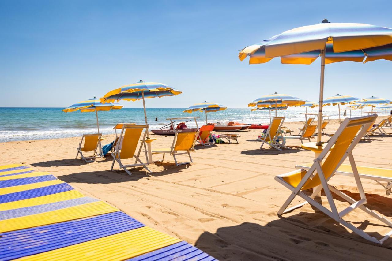 Triscinamare Hotel Residence Bagian luar foto