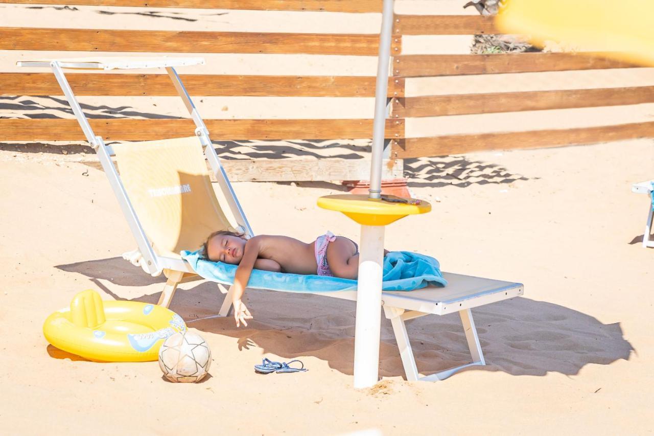 Triscinamare Hotel Residence Bagian luar foto