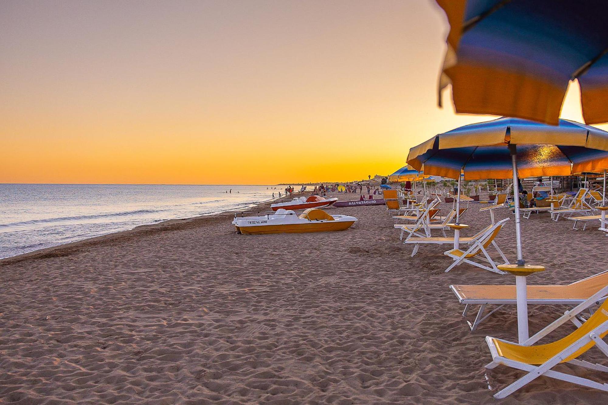 Triscinamare Hotel Residence Bagian luar foto